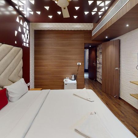 Hotel Vijayarani Tiruchirappalli Exteriör bild