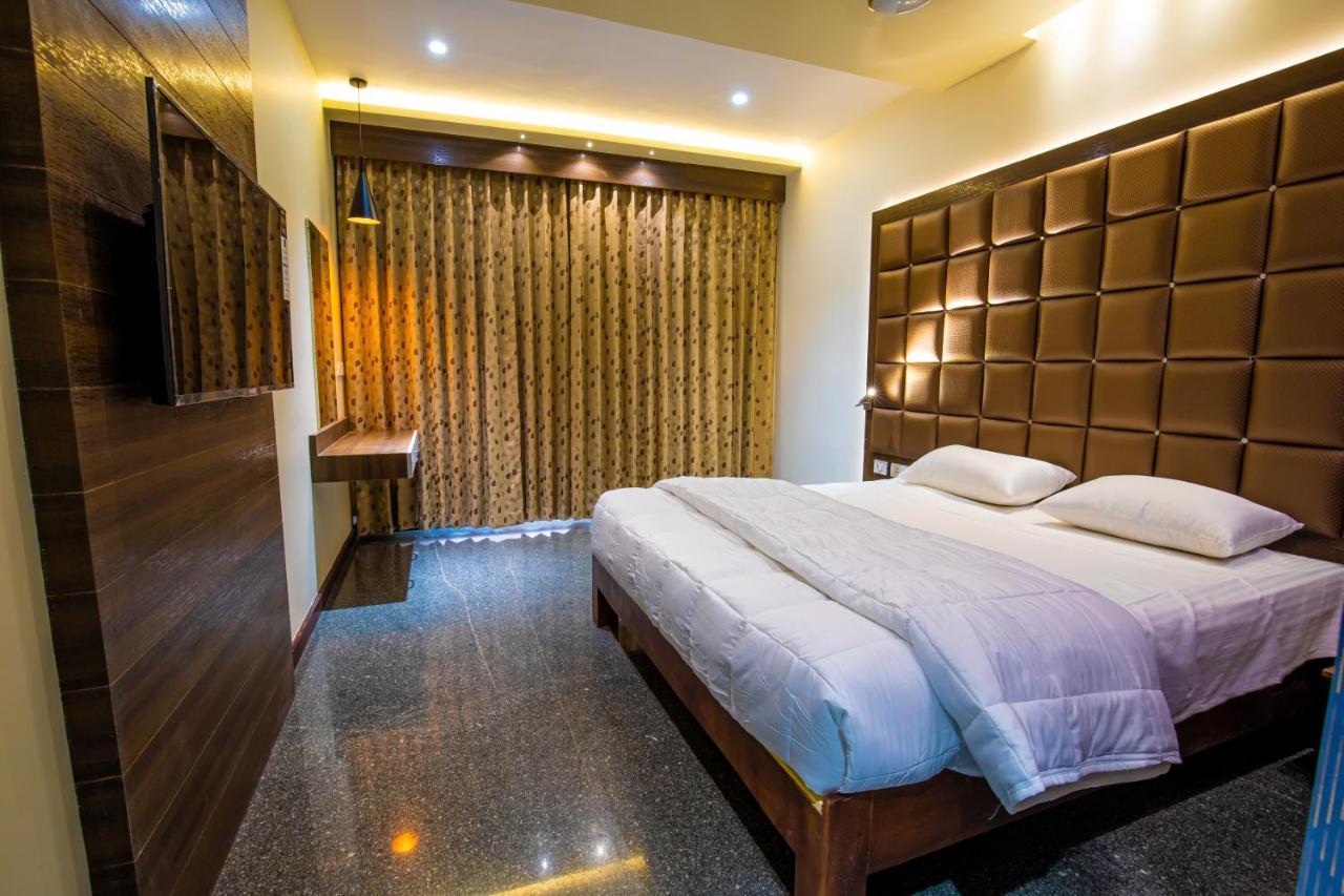 Hotel Vijayarani Tiruchirappalli Exteriör bild