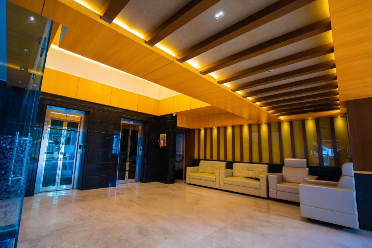 Hotel Vijayarani Tiruchirappalli Exteriör bild